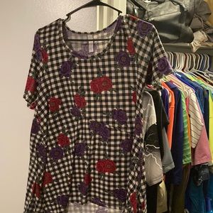 Small lularoe perfect t with roses